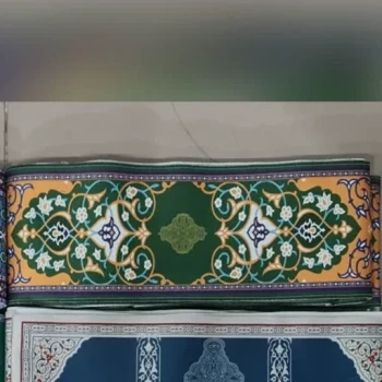 صف نماز مخمل سابلیمیشن  اندازه 17سانت در طول 10 متر مناسب مساجد جانماز سجاده نماز  