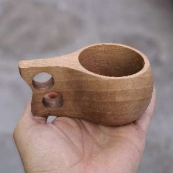 لیوان چوبی دسته دار  جنس چوب گردو