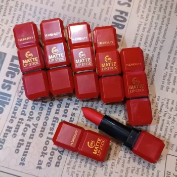رژلب ضدآب جامد بیوتی lip stick روژلب جامد قرمز