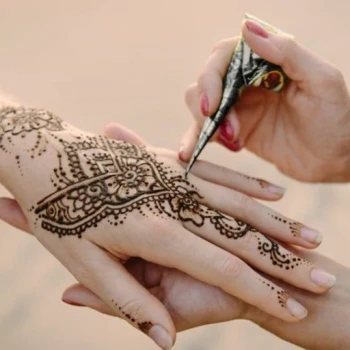 ادکلن دخترانه رایحه خوشبو ایفوریا euphoria عطر جدید