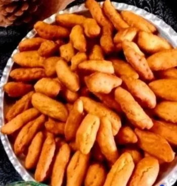 بژی یا برساق شیرینی محلی کرمانشاه درست شده باروغن کرمانشاهی