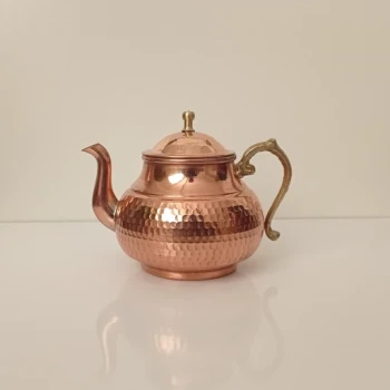 قوری مسی نیم لیتری دسته برنجی طرح توپی نانو شده زنجانیها