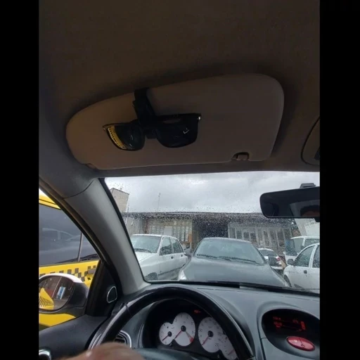 جاعینکی خودرو، جاعینکی ماشین، جای عینک آفتابگیر