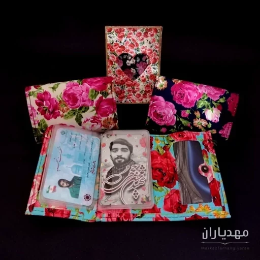 کیف پول با طرح گل گلی مناسب هدیه روز دانش آموز روز دختر جشن تکلیف 