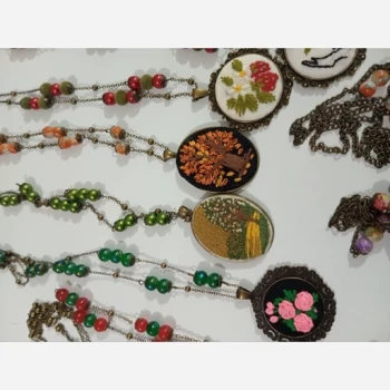 گردنبند اکسسوری بافتنی