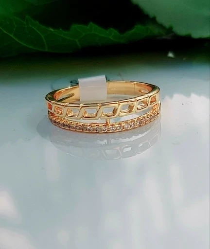 انگشتر طلایی زنانه نگین دار ظریف کد 1503